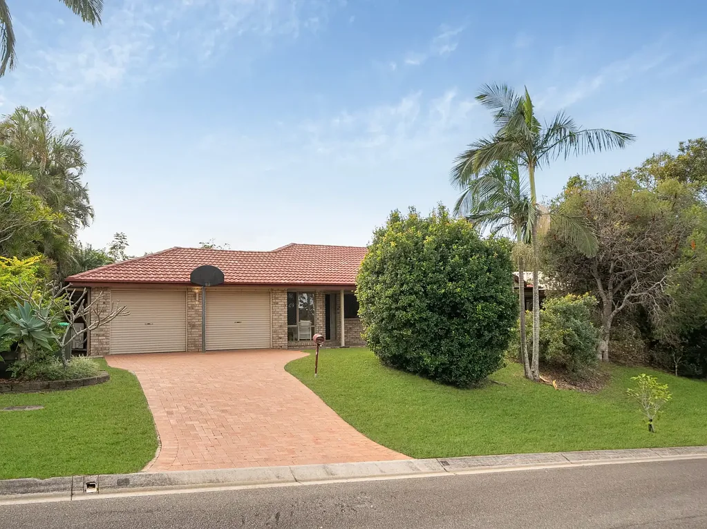 Mango Hill 4Moenga Comfort, Space and Convenience on 684m2! Move-In Ready!