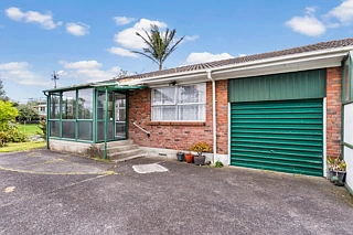 1/10 Frank Evans Place, Henderson, Waitakere City