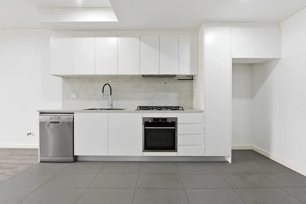 Stylish apartment with study in the sought-after Orchard