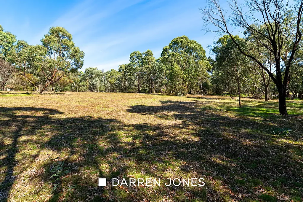 Plenty Rare Acreage Opportunity in Prestigious Plenty