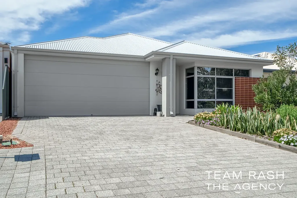 27 Stewartby Crescent, Viveash, WA 6056