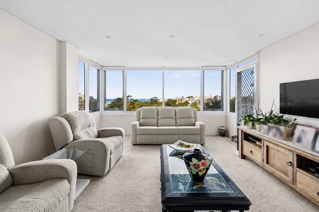 Bellevue Hill 2 Bedroom Sun-Filled Bellevue Hill Apartment with Ocean Views
