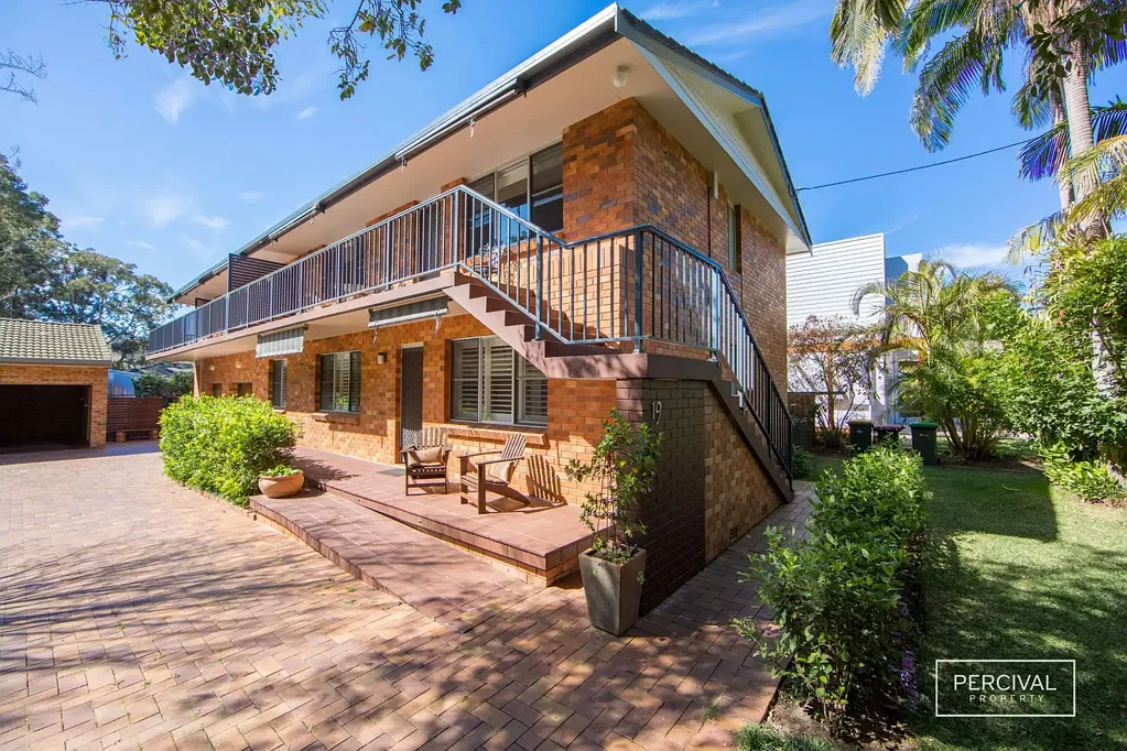 GORGEOUS APARTMENT NEAR SHELLY BEACH!