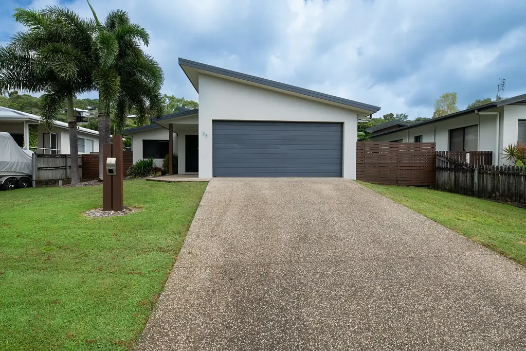 34 Parker Road, Cannonvale, QLD 4802
