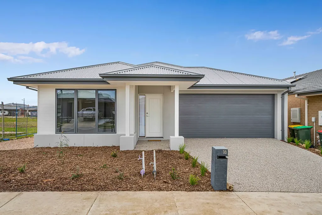 4 Bedroom Home with Gardener Included