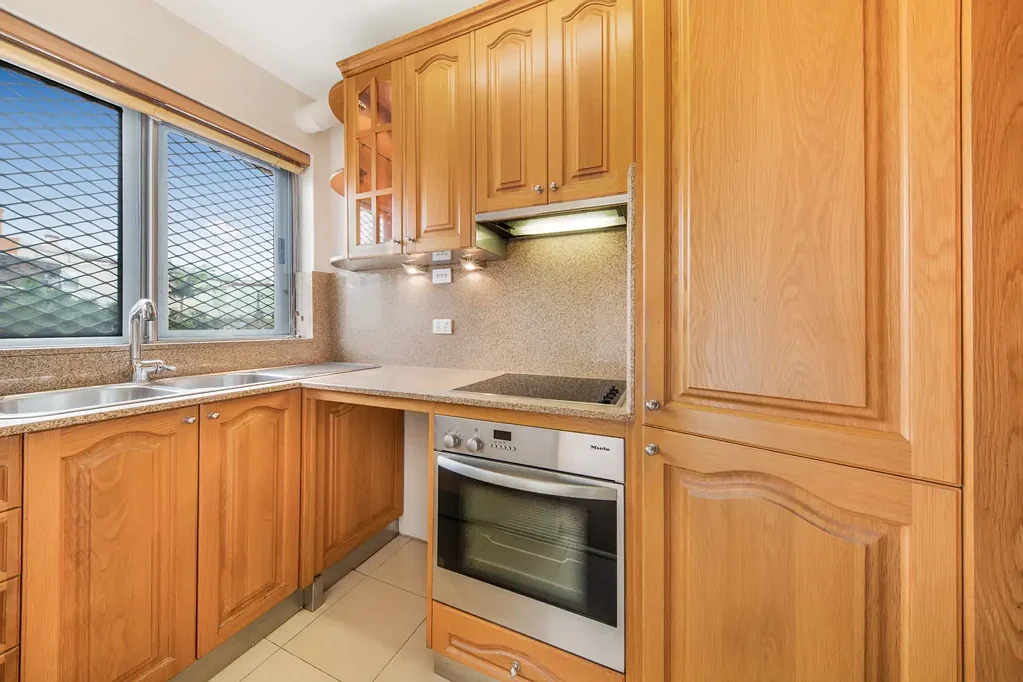 Newtown 1 Bedroom Premium Apartment Location & Lifestyle - Bachelor Apartment