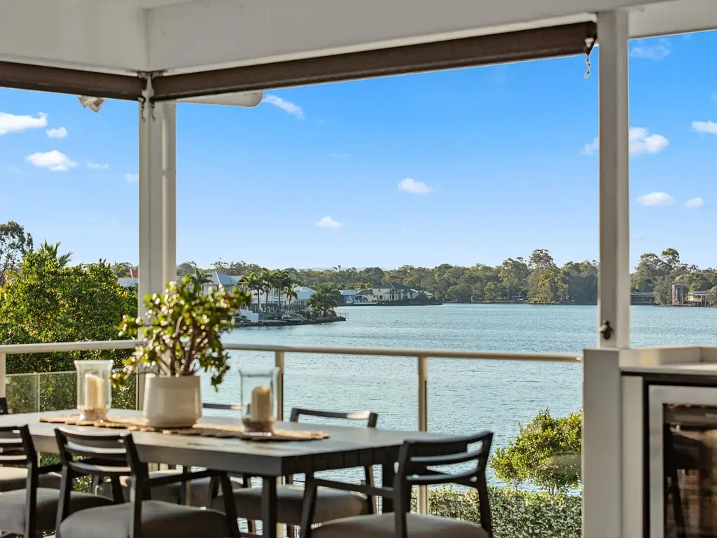 Twin Waters 4ਬੈੱਡਰੂਮ A Masterpiece of Coastal Design with a Spectacular Water Outlook