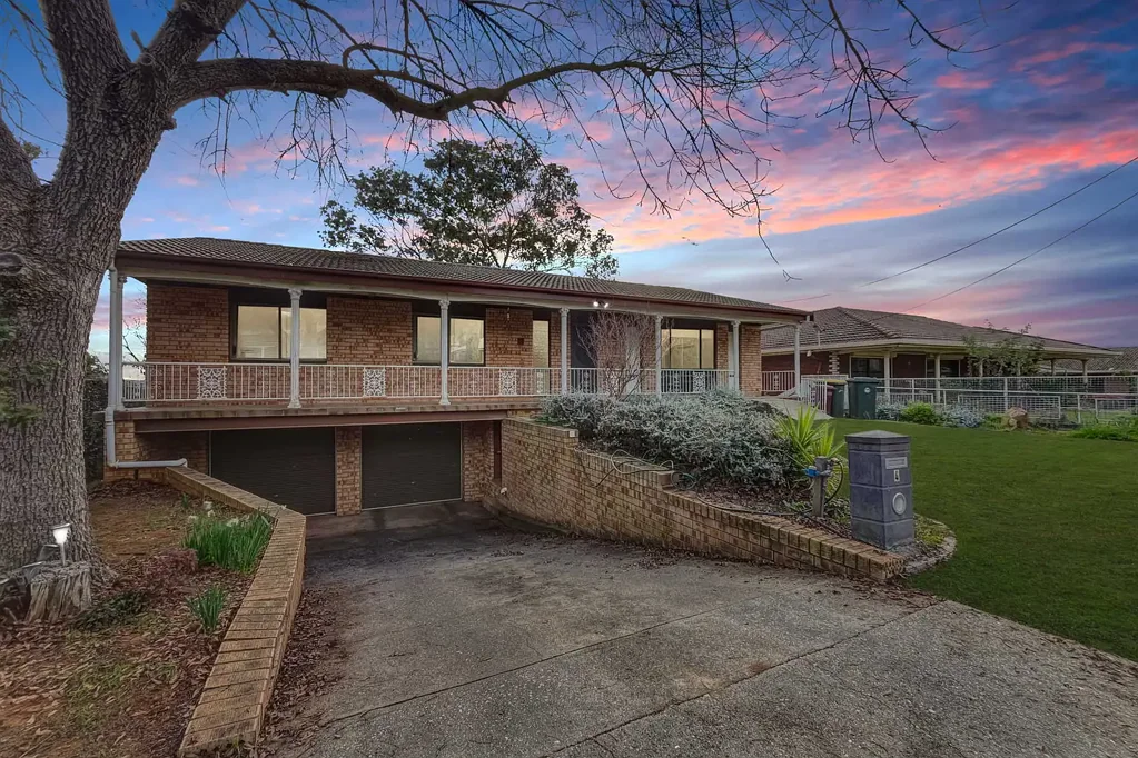 Cowra 4બેડરૂમ Huge Family Home, Within An Excellent Street!