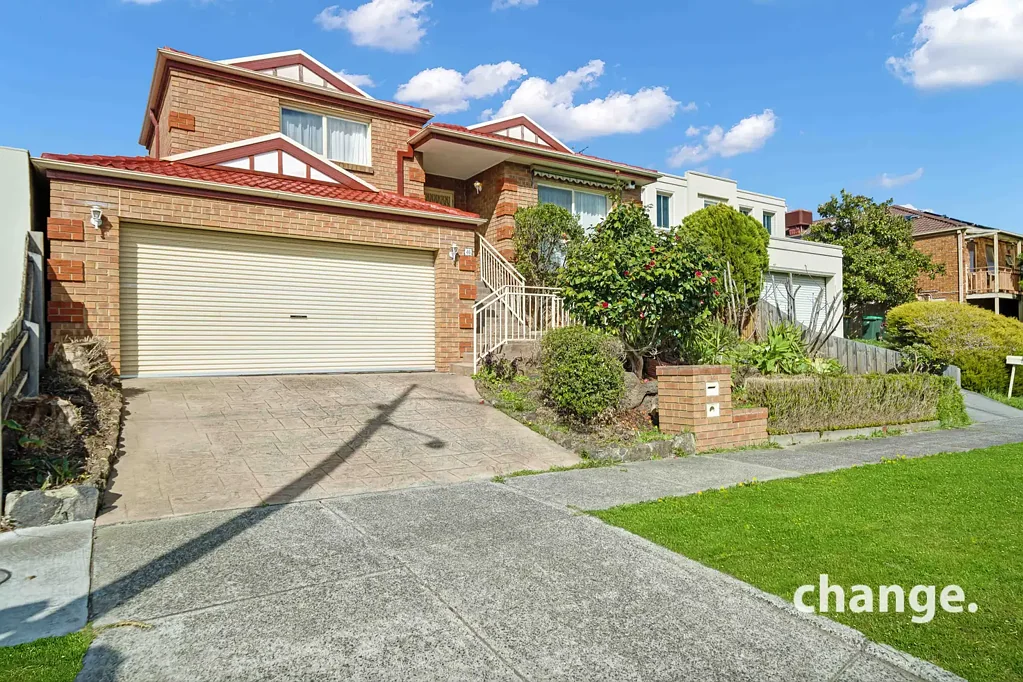 Spacious Family Home in Doncaster Gardens Primary School Zone