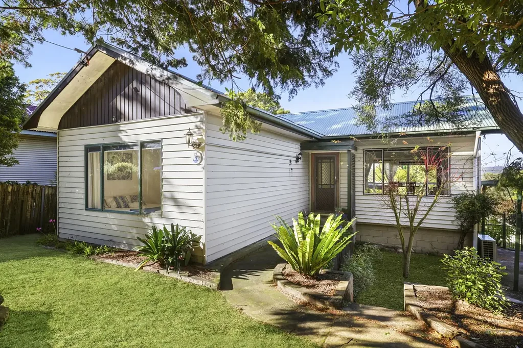 Nattai 3 Bedroom Peaceful Nattai Home on 969m2 with Bush Views