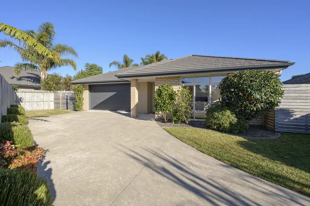 Papamoa 3chambre Sunny, Spacious & Immaculately Presented