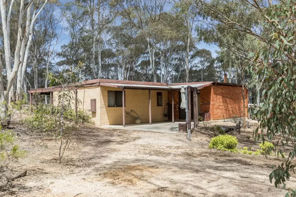 Heathcote 2房  2.5 Acres Approx. with solid home