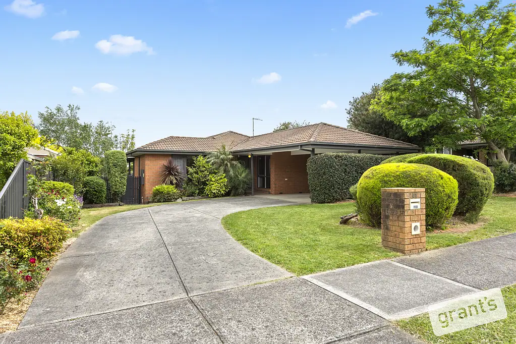 61 Avebury Drive, Berwick, VIC 3806