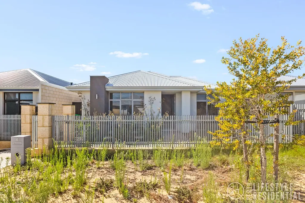Available now - Great location and close to transport