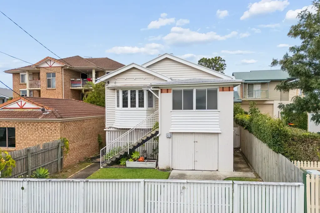 Kedron 2 Slaapkamer Character-Filled Queenslander with City Glimpses