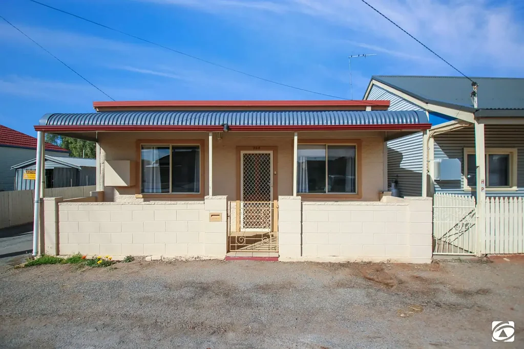 325 Thomas Street
