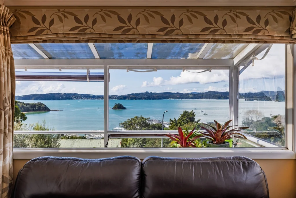 Paihia 5房  TOP OF THE BAY! HOME & INCOME – EXCEPTIONAL VIEWS