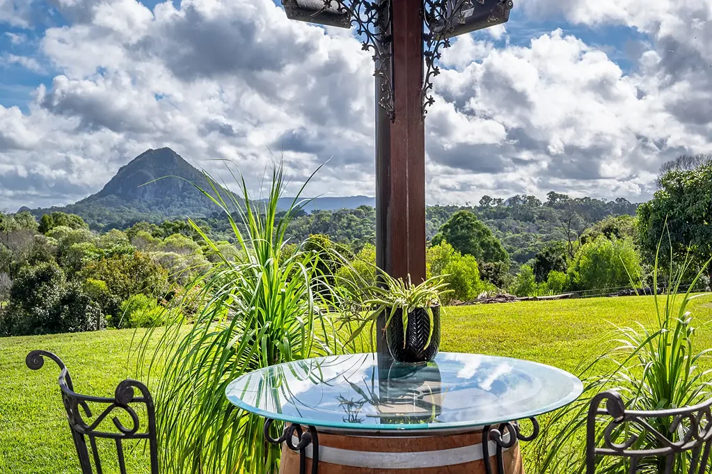 Black Mountain 5Phòng ngủ Spectacular Privacy and Mountain Views