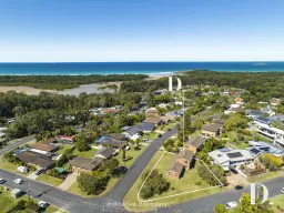 2 DAWN DR, Moonee Beach