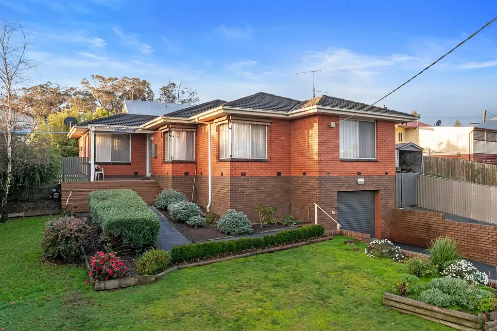 Korumburra 3 Bedroom Impressive Town Views In Great Location