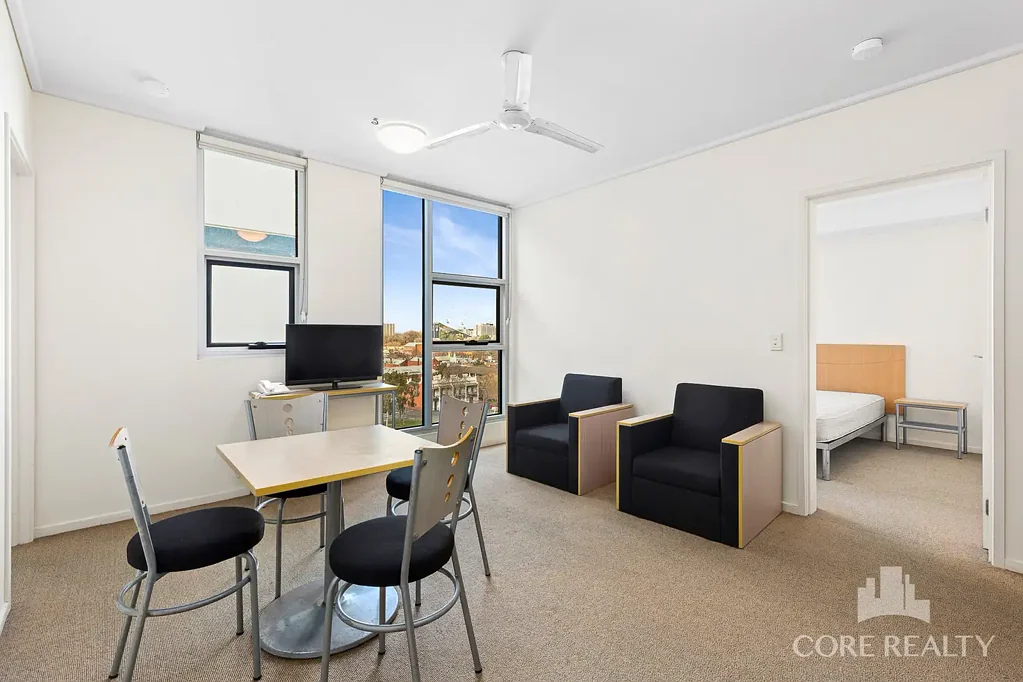 Carlton 2chambre Unique College Square Opportunity! - Close to 10%pa rental yield
*Students to Occupy Only*