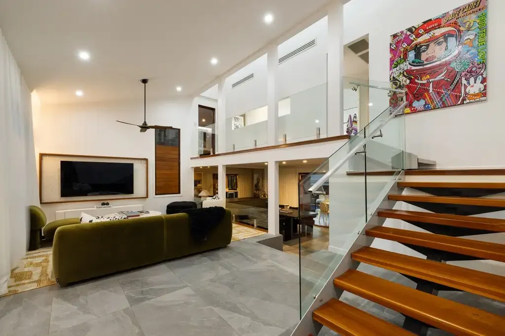 Southport 3房  Luxury Hidden Oasis on 768m2 Elevated Block
