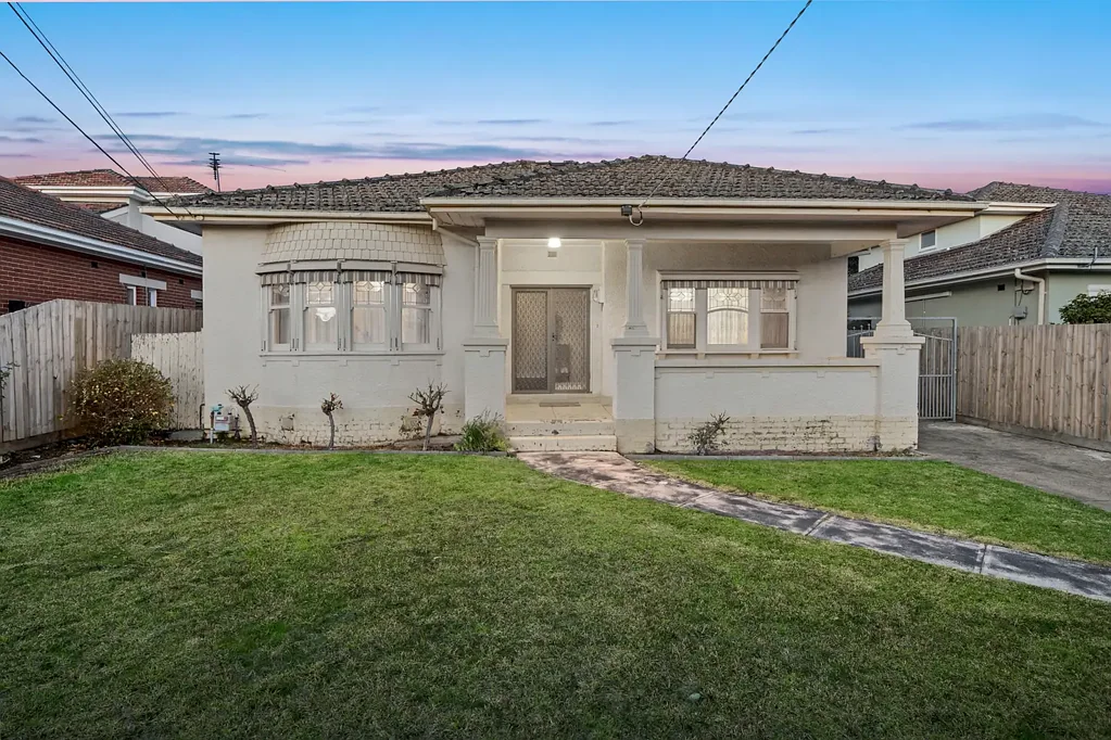 8 Wilbur Crescent, Hughesdale, VIC 3166