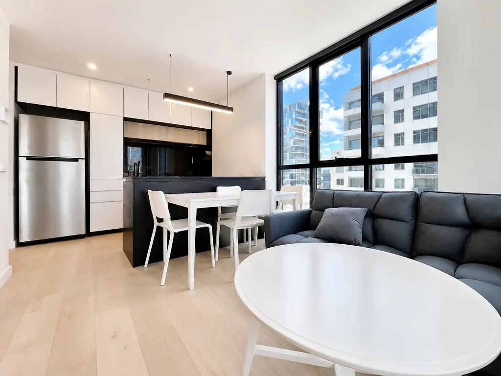 Stylish Living in Southbank - Fully Furnished 2-Bedroom Apartment with Parking!