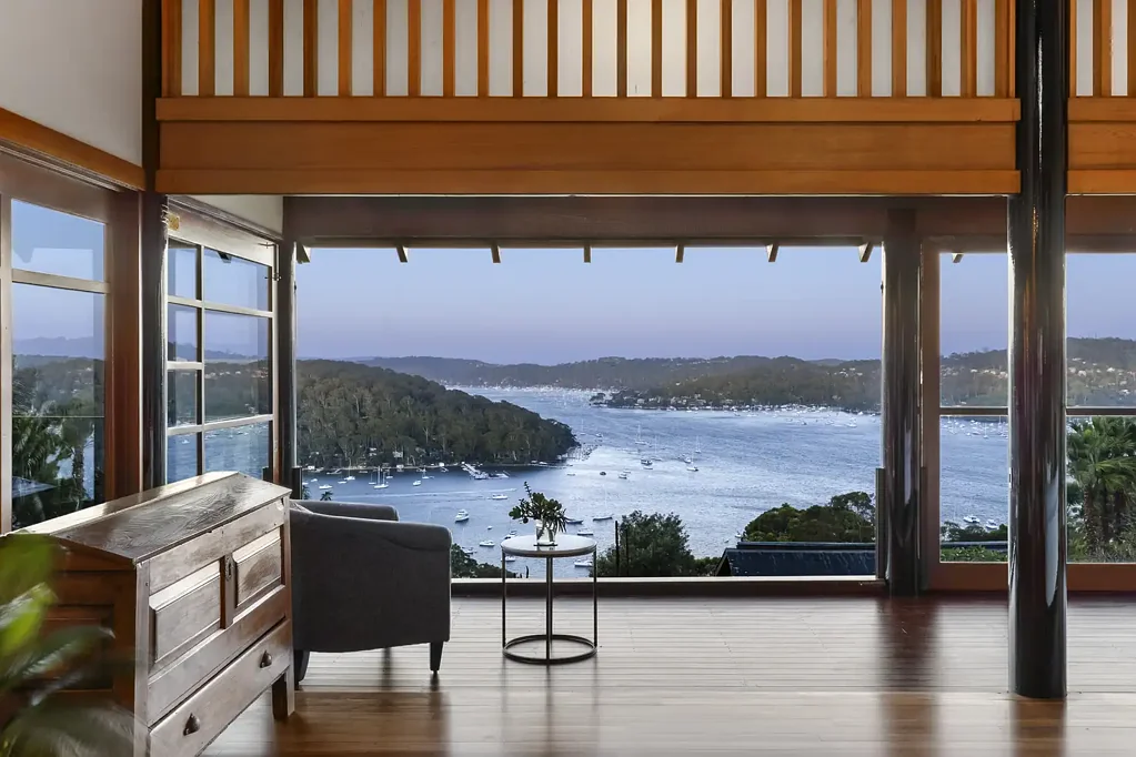 Bayview 5房 标志性的 Peter Muller 住宅，坐拥 Pittwater 壮丽景色 Iconic Peter Muller residence with sweeping Pittwater views