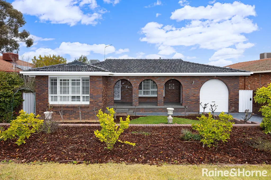 22 Amsterdam Crescent, Tolland, NSW 2650