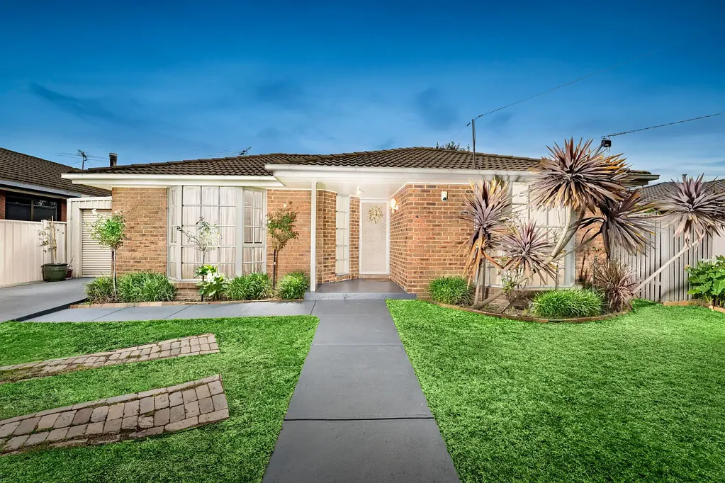 33 Meadow Glen Drive, Epping, VIC 3076