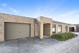 2/7 Rowlands Street, Sebastopol