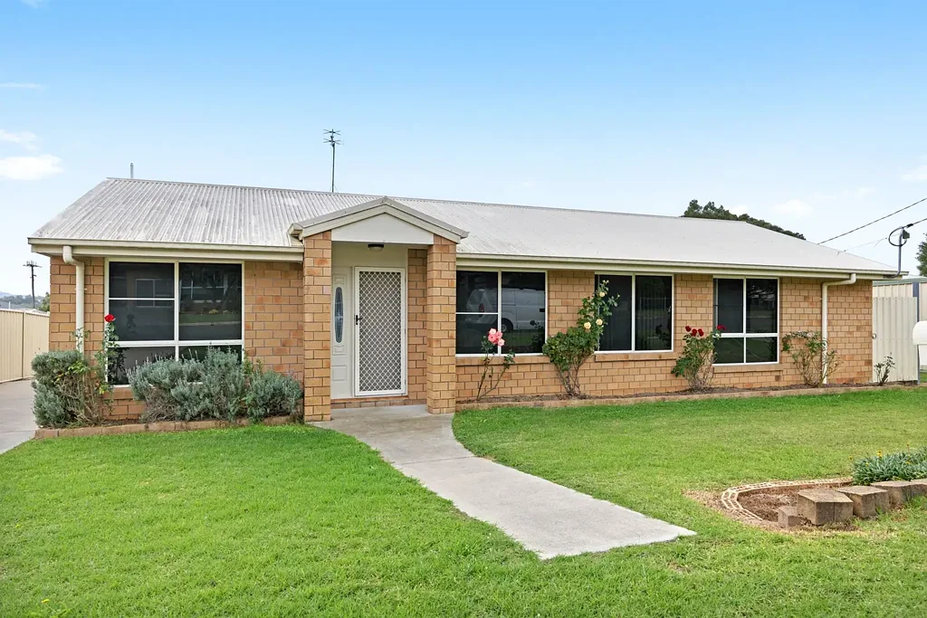 37 Moncrieffe Street, Warwick, QLD 4370