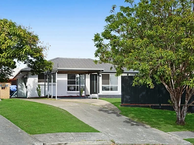 Labrador 3 Slaapkamer Modern Duplex Near the Broadwater – Ready to Move In!