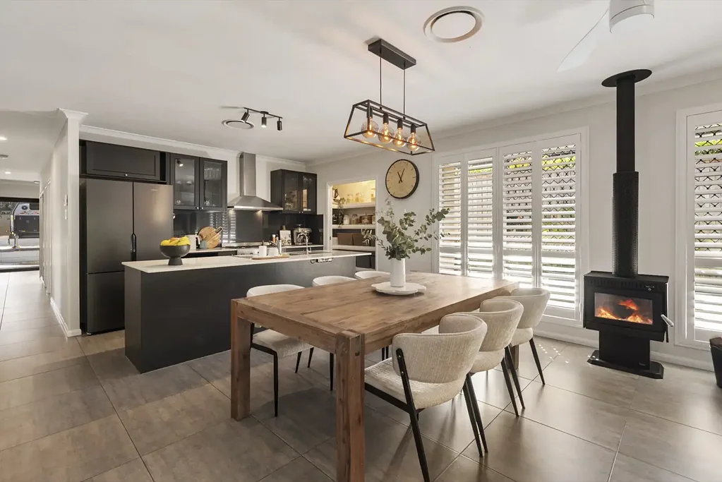 Mount Cotton 4 Slaapkamer Luxury Lowset Silkwood Estate Residence with Caravan Space, Resort-Style Entertaining & Effortless Living