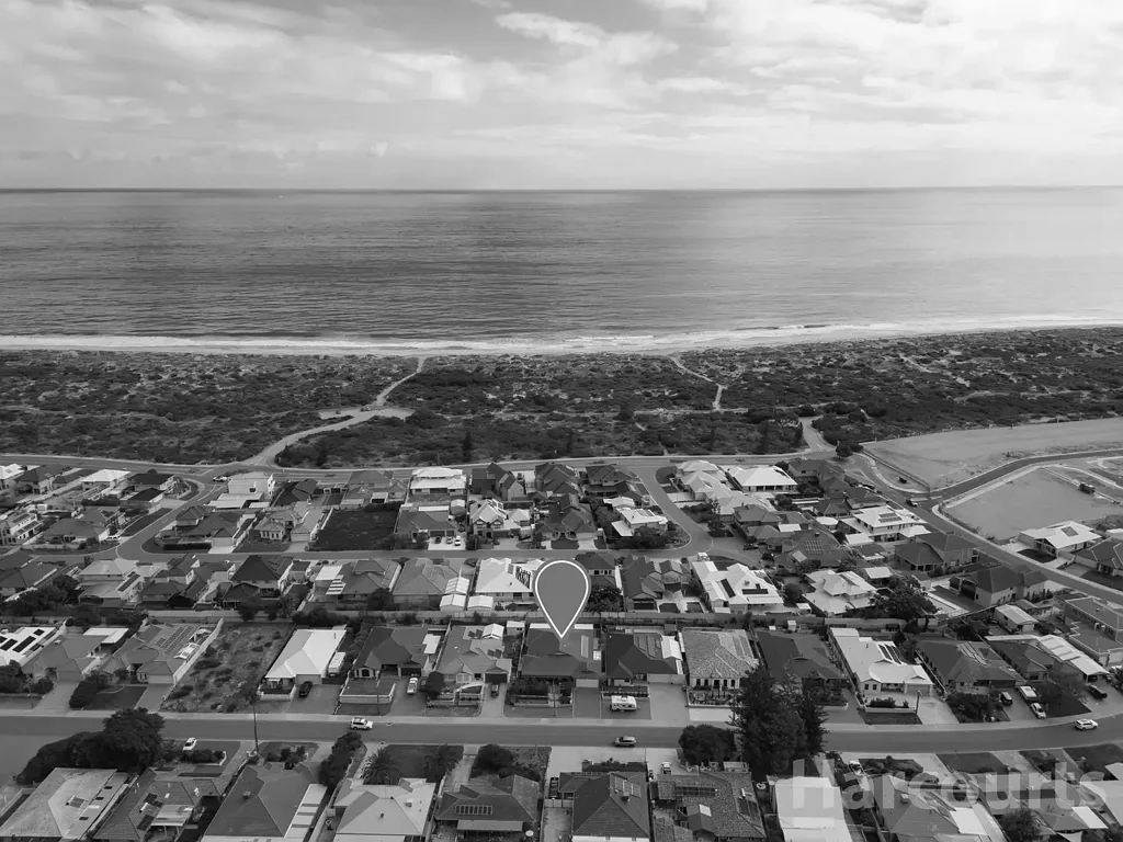 Singleton 4Phòng ngủ Under Offer by HARCOURTS Mandurah - Nadine Bakhuizen