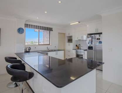 5/33 Surfers Avenue, Mermaid Waters, QLD 4218, 3 Bedrooms, 2 Bathrooms, Apartment