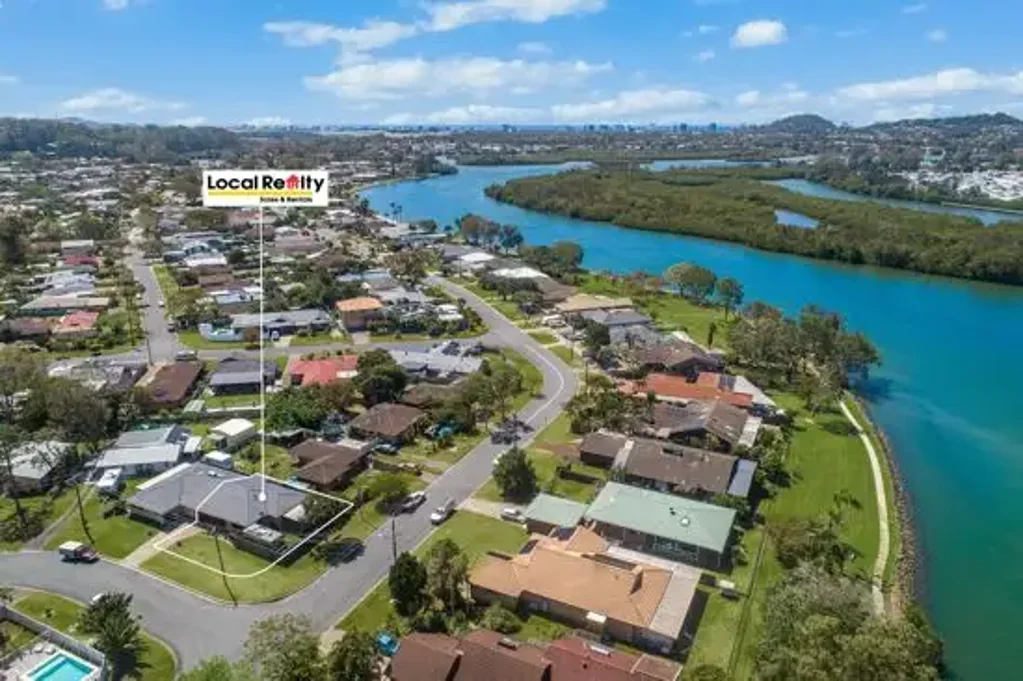 1/100 Sunset Boulevard, Tweed Heads West, NSW 2485