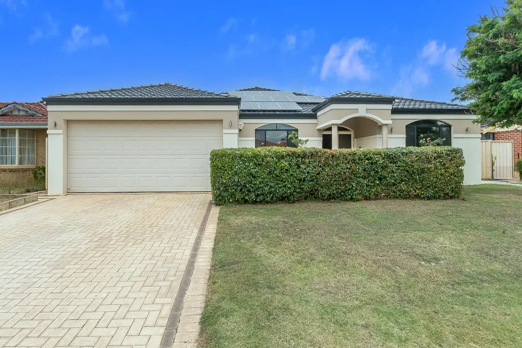 8 Sholto Crescent, Canning Vale, WA 6155