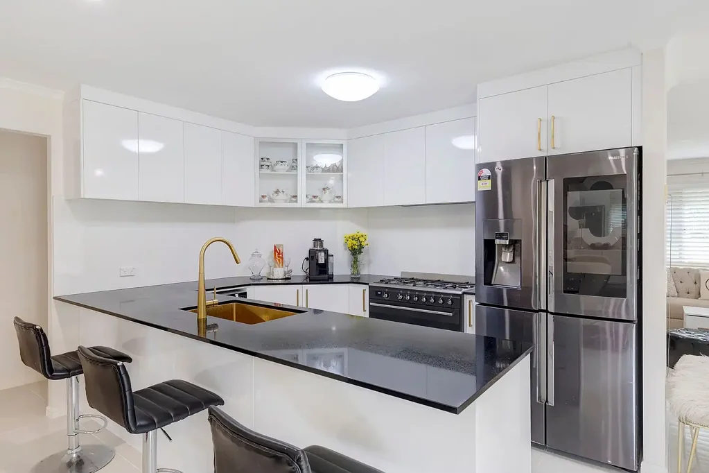 Modern Family Comfort Meets Prime Forest Lake Convenience