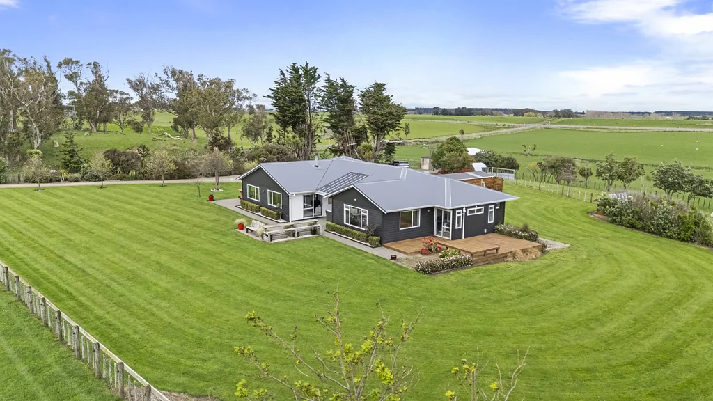 Marton 4房  Three opportunities. One exceptional property