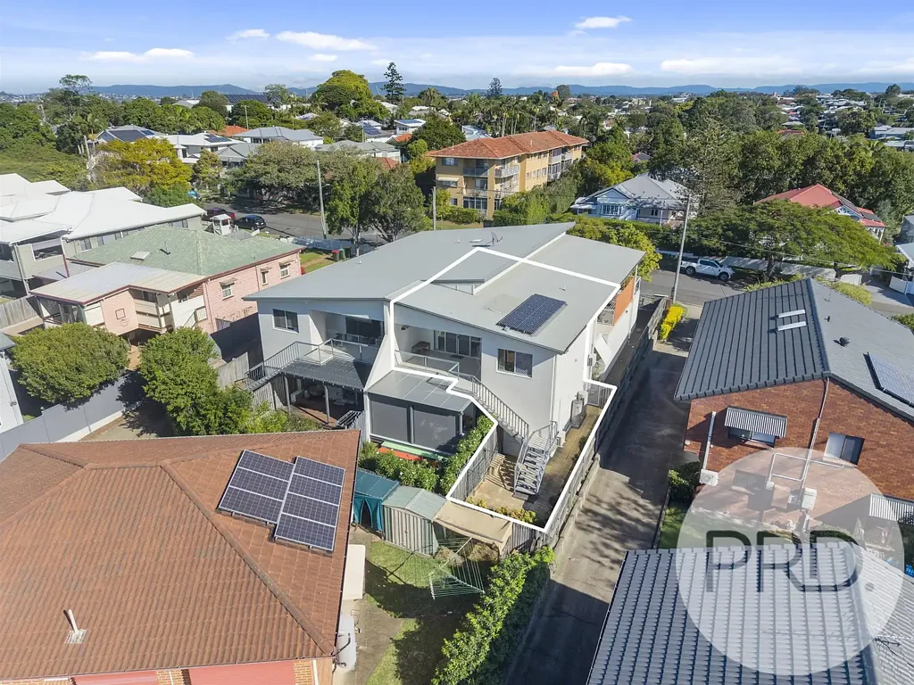 Wavell Heights 2房 宽敞主卧带步入式衣帽间 宽敞次卧带内置衣柜 现代厨房高端电器 开放式起居区高天花板 阳台庭院双景致 安全车库太阳能系统 Modern Comfort, Exceptional Convenience & Effortless Living
