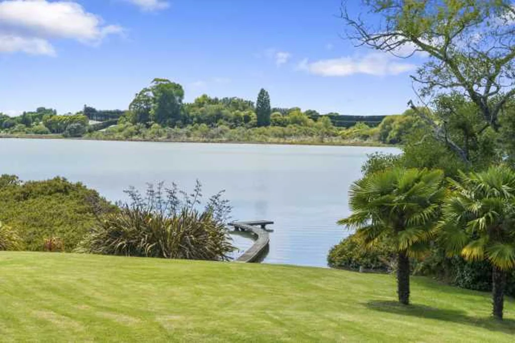 Te Puna 3房  Serene and Stylish Waterfront Retreat