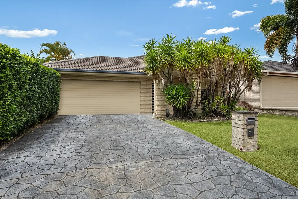 North Lakes 3कमरा Spacious Single Level Home in Prime Position
