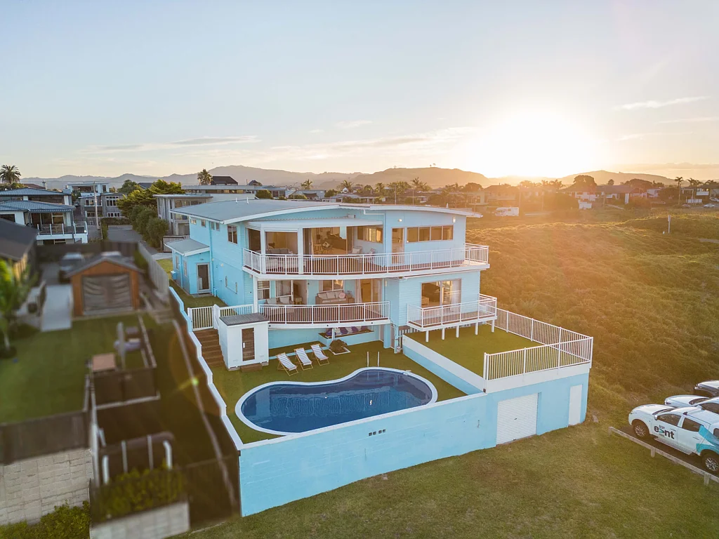Papamoa 6ਬੈੱਡਰੂਮ The Blue House