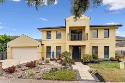 8 Scenic Drive, Point Cook