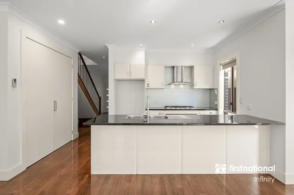 34 Bushlark Crescent, Williams Landing, VIC 3027