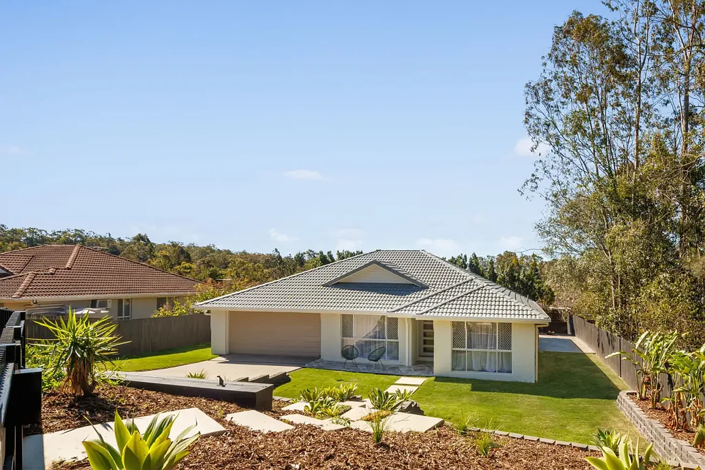 Moggill 4બેડરૂમ Stylishly Renovated and Perfectly Positioned
