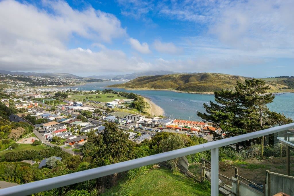 81 Pope Street, Camborne, Porirua, 4 Kuwarto, 3 Banyo