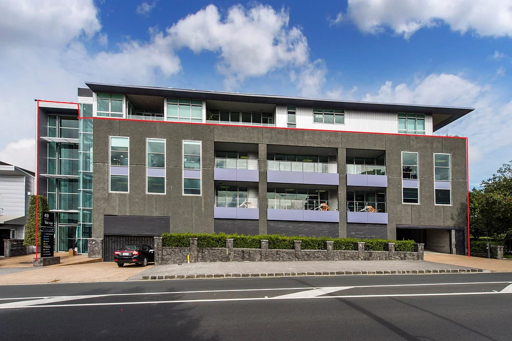 Ellerslie  SPECTACULAR MAIN HIGHWAY OFFICES